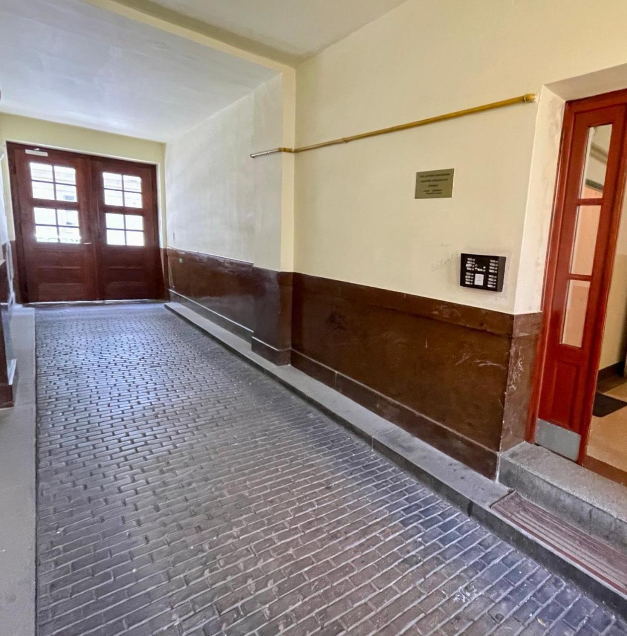 Urban Retreat I Modern Boho Apartments In Lovely Letna District - 10 Minutes From Old Town Praag Buitenkant foto