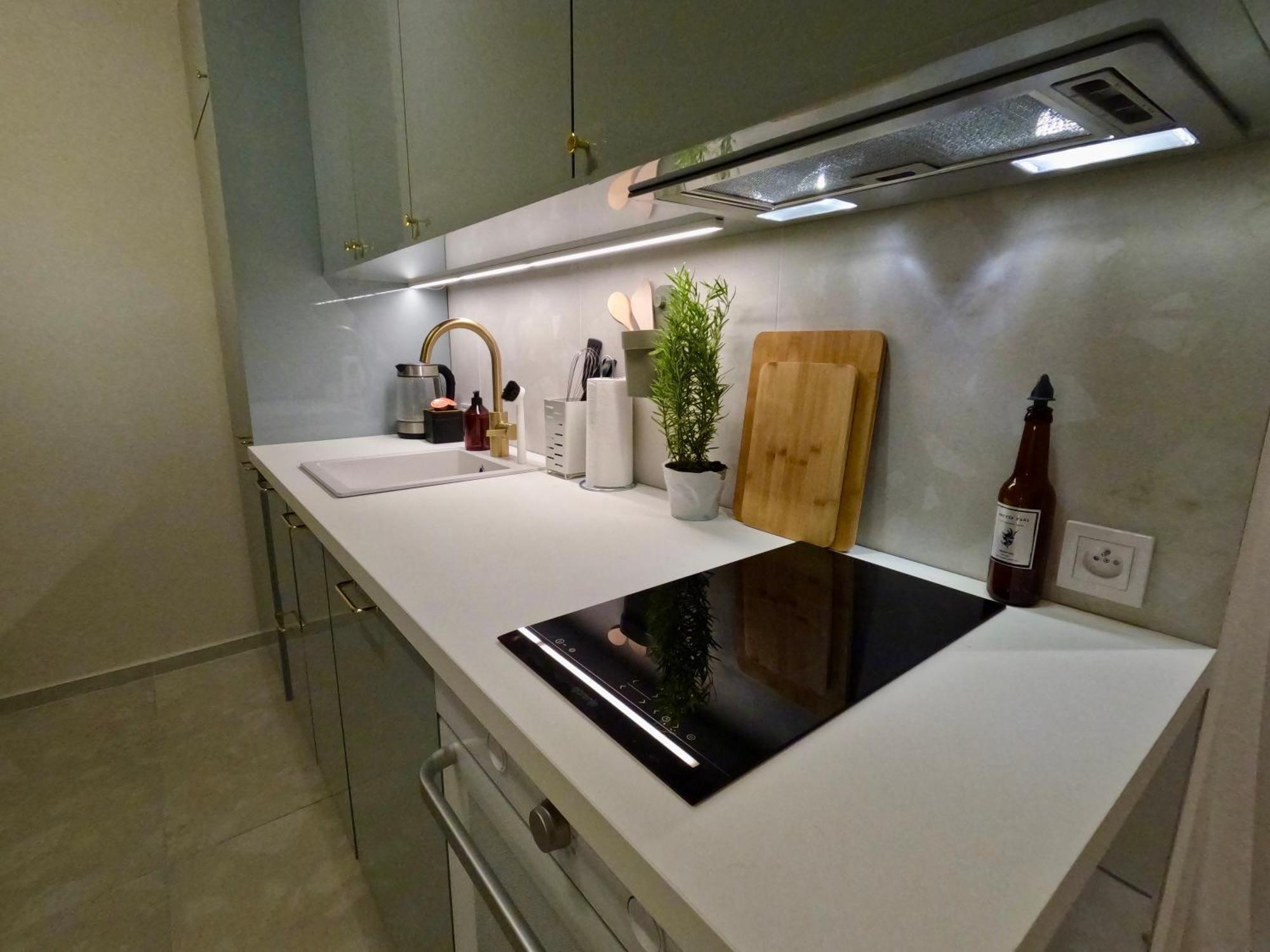 Urban Retreat I Modern Boho Apartments In Lovely Letna District - 10 Minutes From Old Town Praag Buitenkant foto