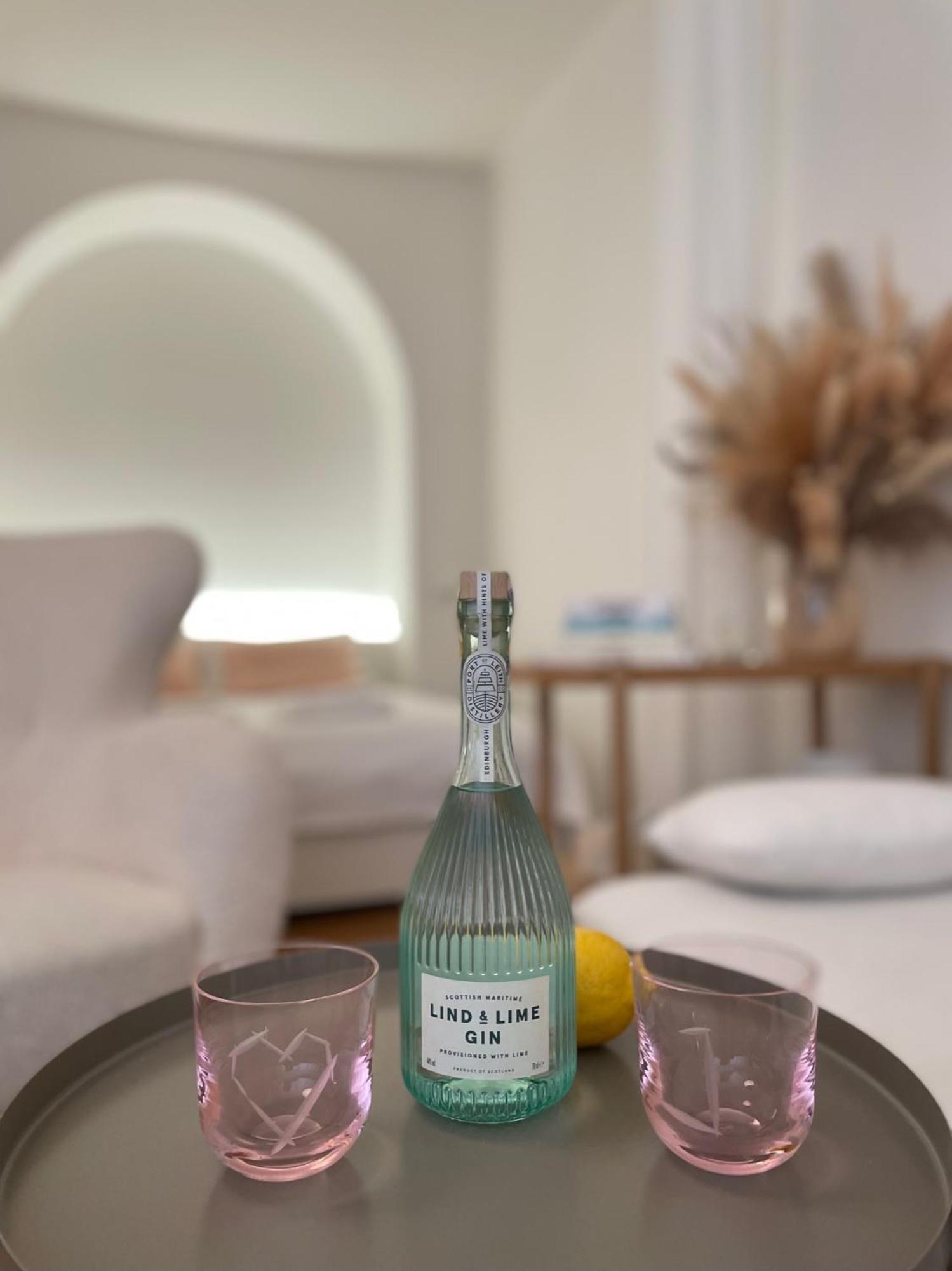 Urban Retreat I Modern Boho Apartments In Lovely Letna District - 10 Minutes From Old Town Praag Buitenkant foto