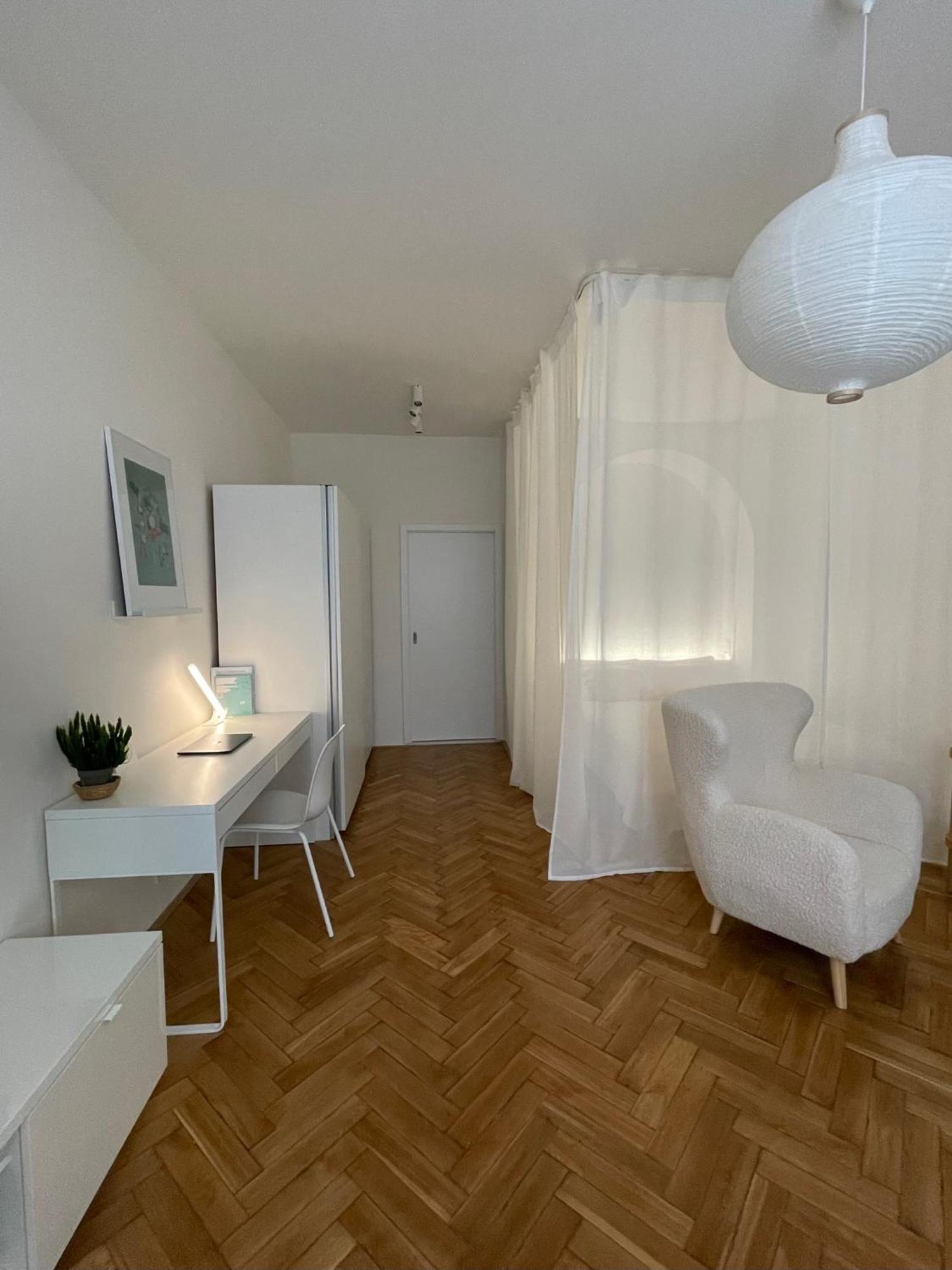 Urban Retreat I Modern Boho Apartments In Lovely Letna District - 10 Minutes From Old Town Praag Buitenkant foto