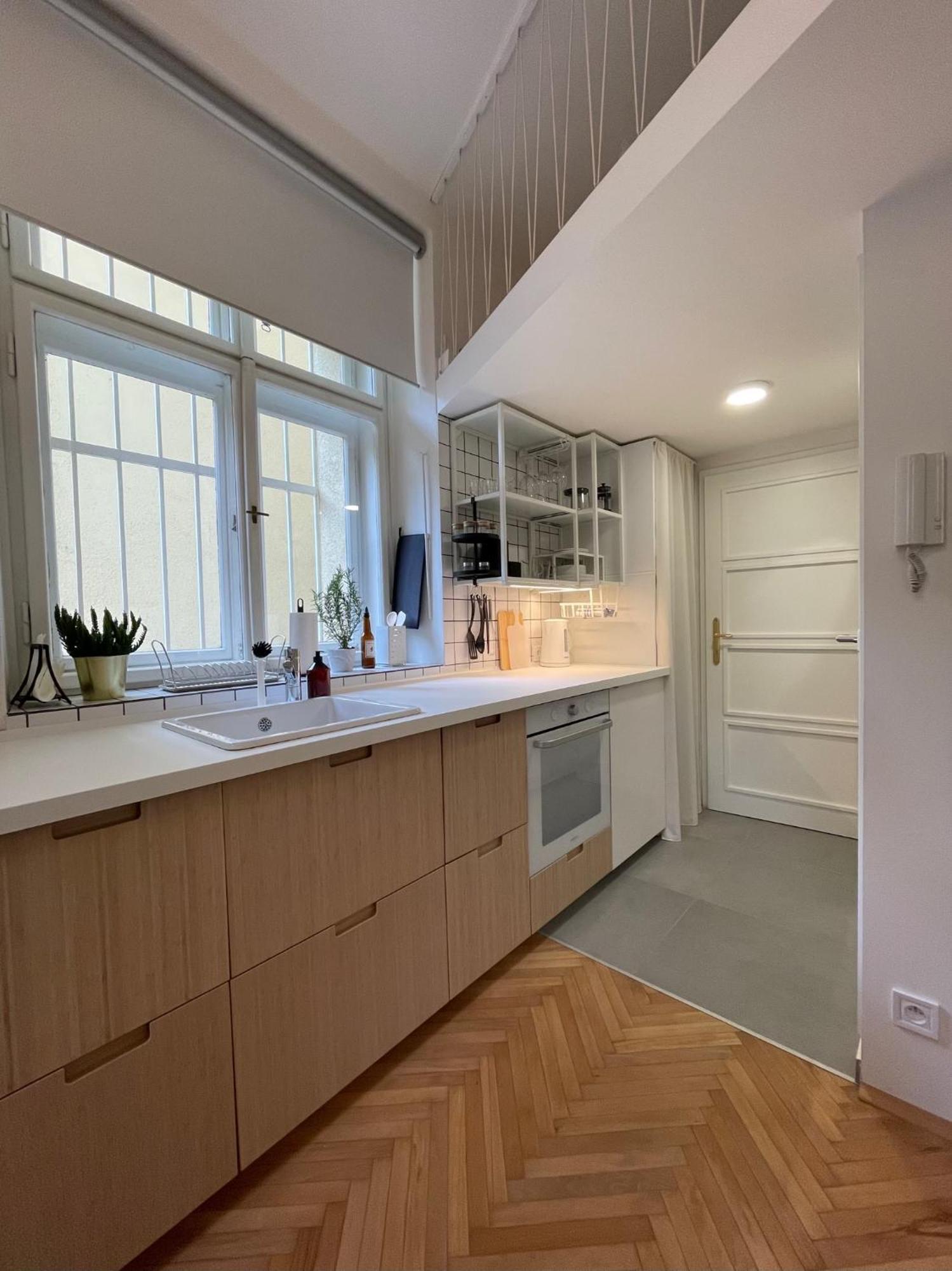 Urban Retreat I Modern Boho Apartments In Lovely Letna District - 10 Minutes From Old Town Praag Buitenkant foto