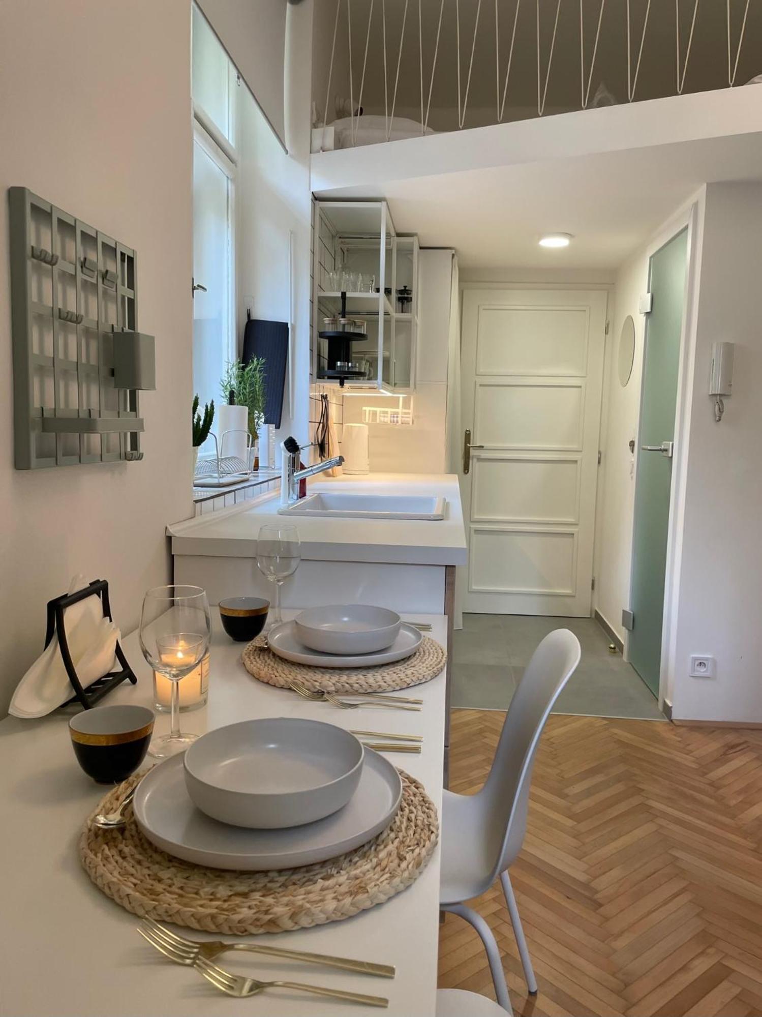 Urban Retreat I Modern Boho Apartments In Lovely Letna District - 10 Minutes From Old Town Praag Buitenkant foto