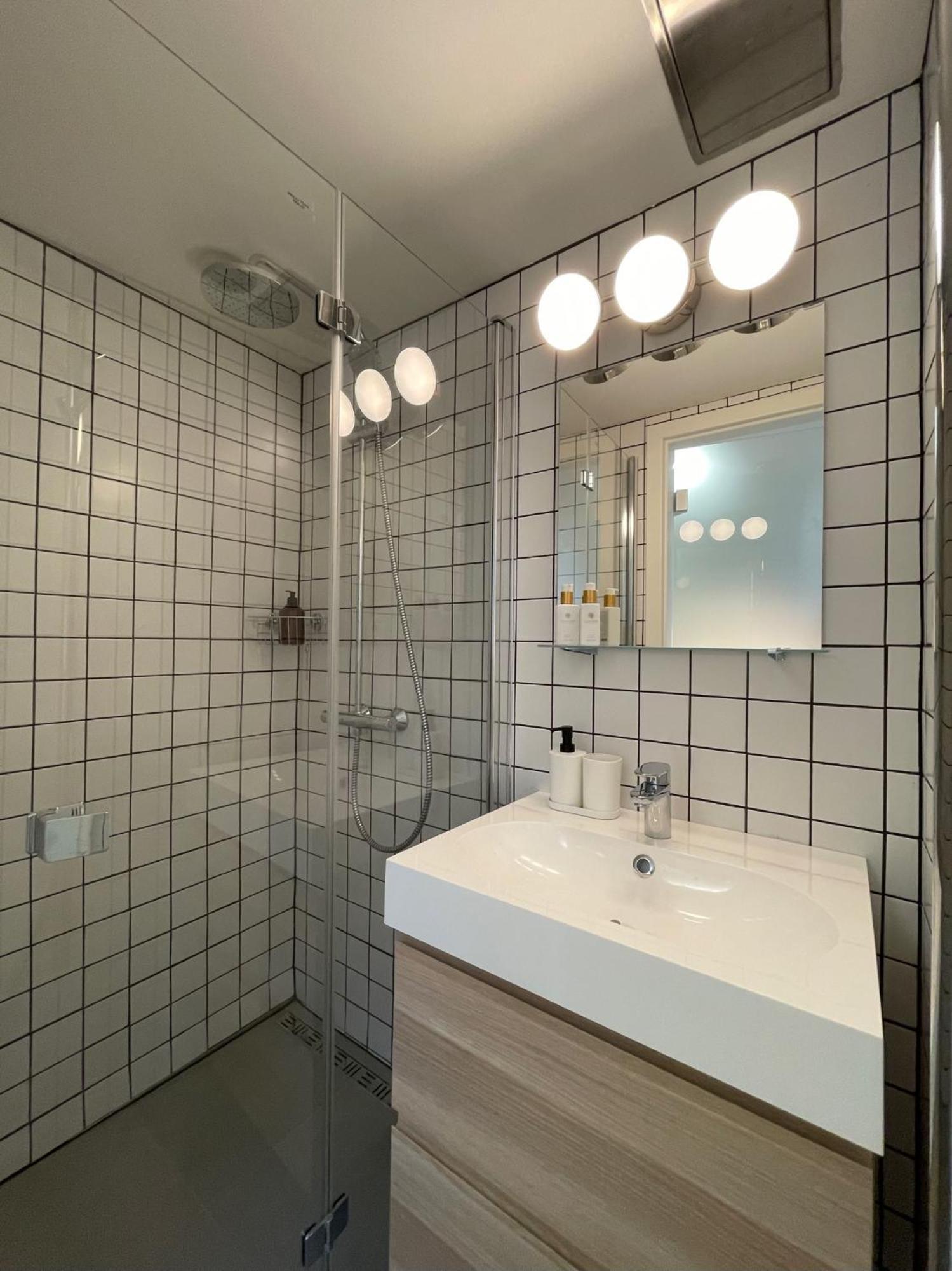 Urban Retreat I Modern Boho Apartments In Lovely Letna District - 10 Minutes From Old Town Praag Buitenkant foto